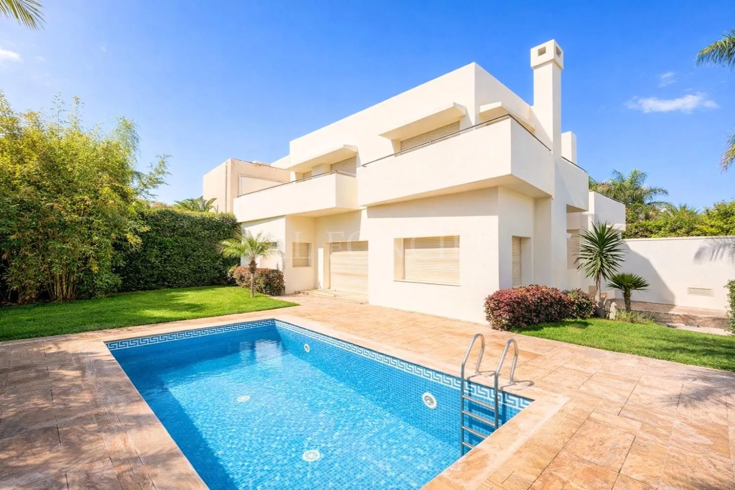 Villa à vendre Californie Casablanca – 465 m² avec piscine en résidence sécurisée - الدار البيضاء