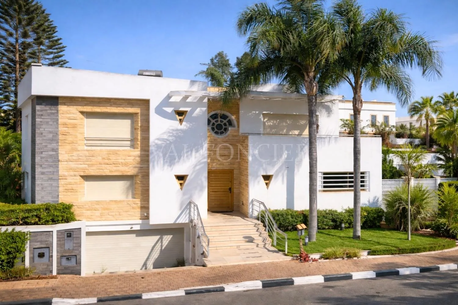 Villa à vendre Californie Casablanca – 465 m² avec piscine en résidence sécurisée - الدار البيضاء (3)