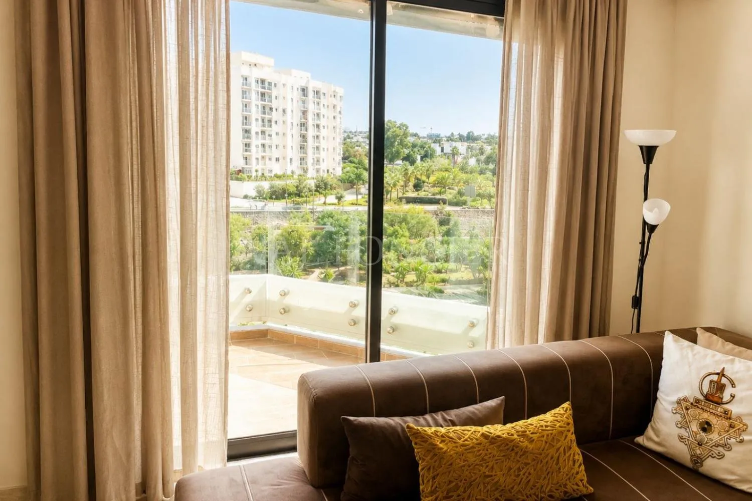 Vente Lumineux Studio 54m2 sans vis à vis Oasis, Casablanca - الدار البيضاء (3)