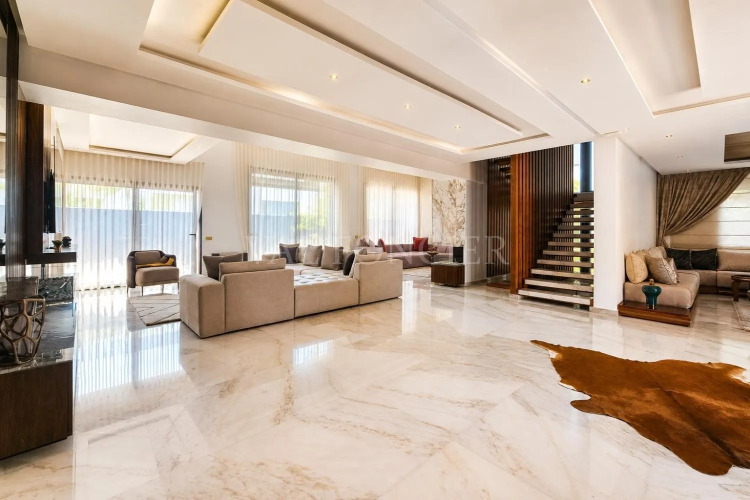 Vente magnifique villa moderne 4 suites avec piscine à Dar Bouazza - الدار البيضاء (2)