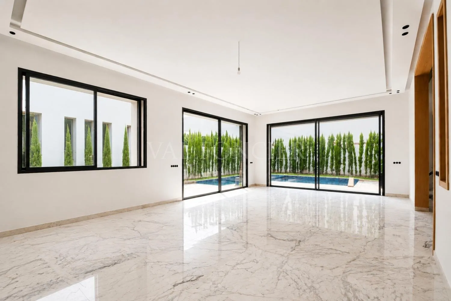 Villa neuve contemporaine à vendre à Dar Bouazza – 4chambres, piscine et rooftop - الدار البيضاء (3)