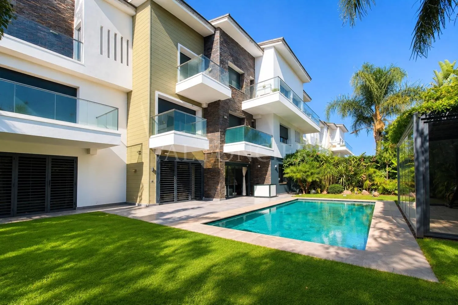 Vente Appartement Rez-de-Jardin 530m2 3Chambres avec Piscine Ville Verte, Bouskoura - الدار البيضاء