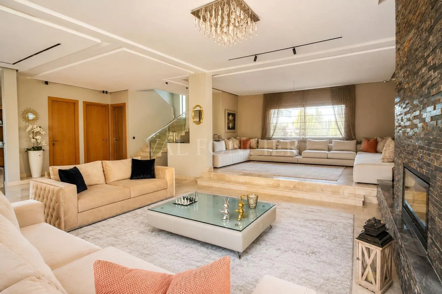 Vente Superbe Villa 4Chambres avec Piscine et Rooftop, Bouskoura - الدار البيضاء (4)