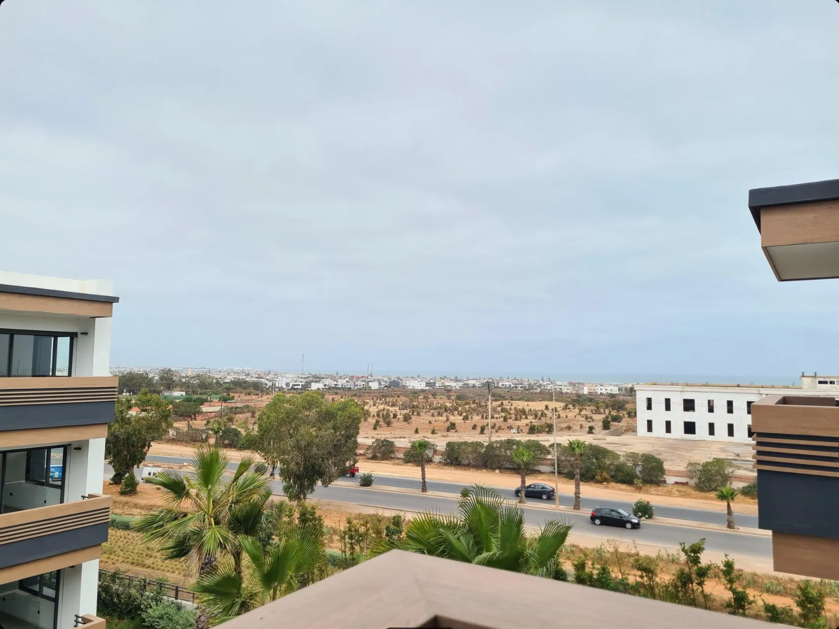Appartement de standing neuf à louer meublé - دار بوعزة (4)