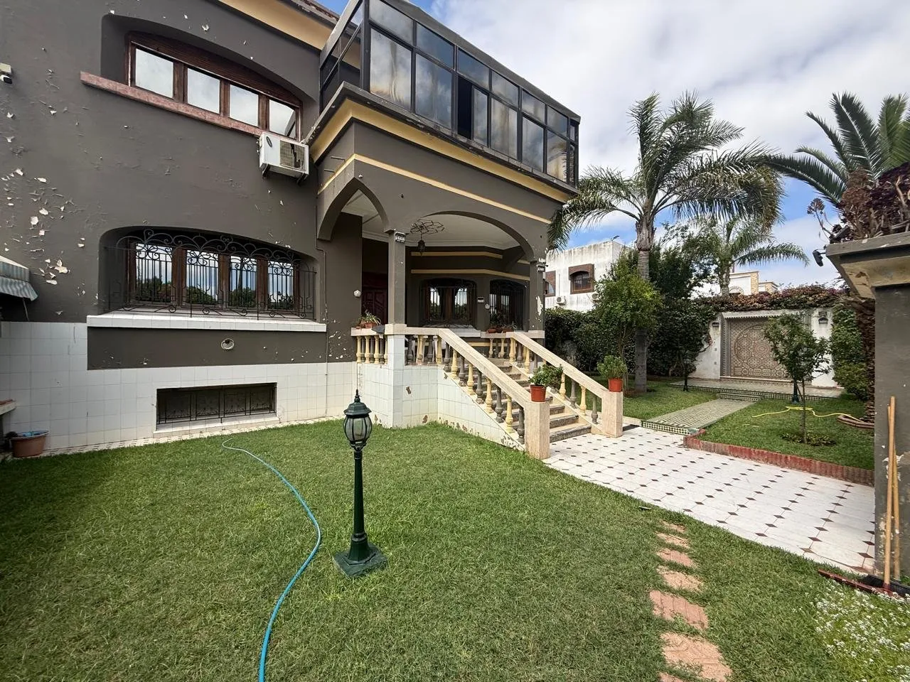 Bd Abdelhadi Boutaleb |Villa à Vendre Commercial ou Habitation 648 m² - الدار البيضاء