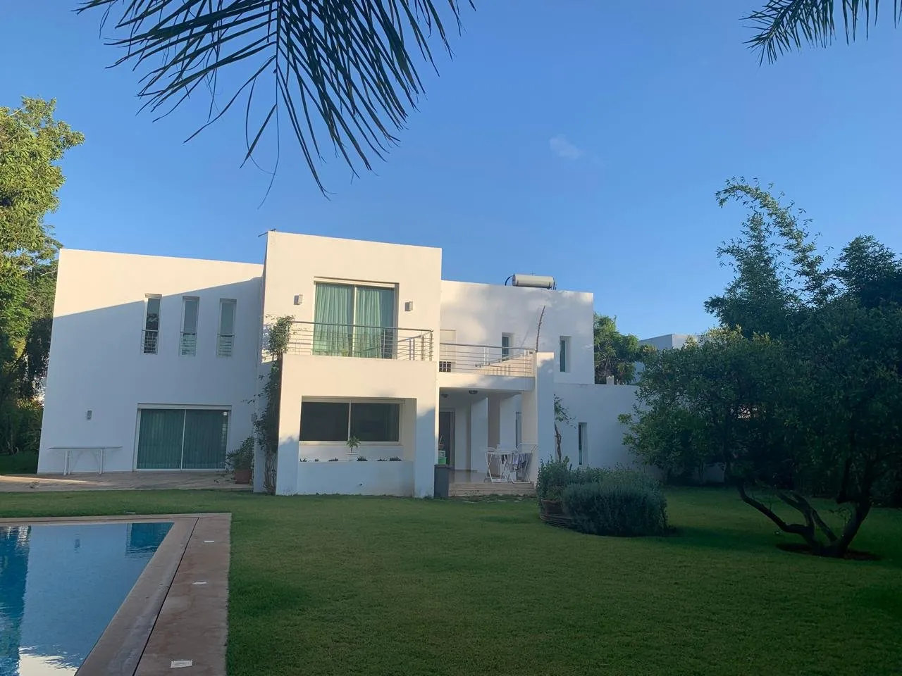 Villa de luxe meublée à la location (Souissi) - الرباط