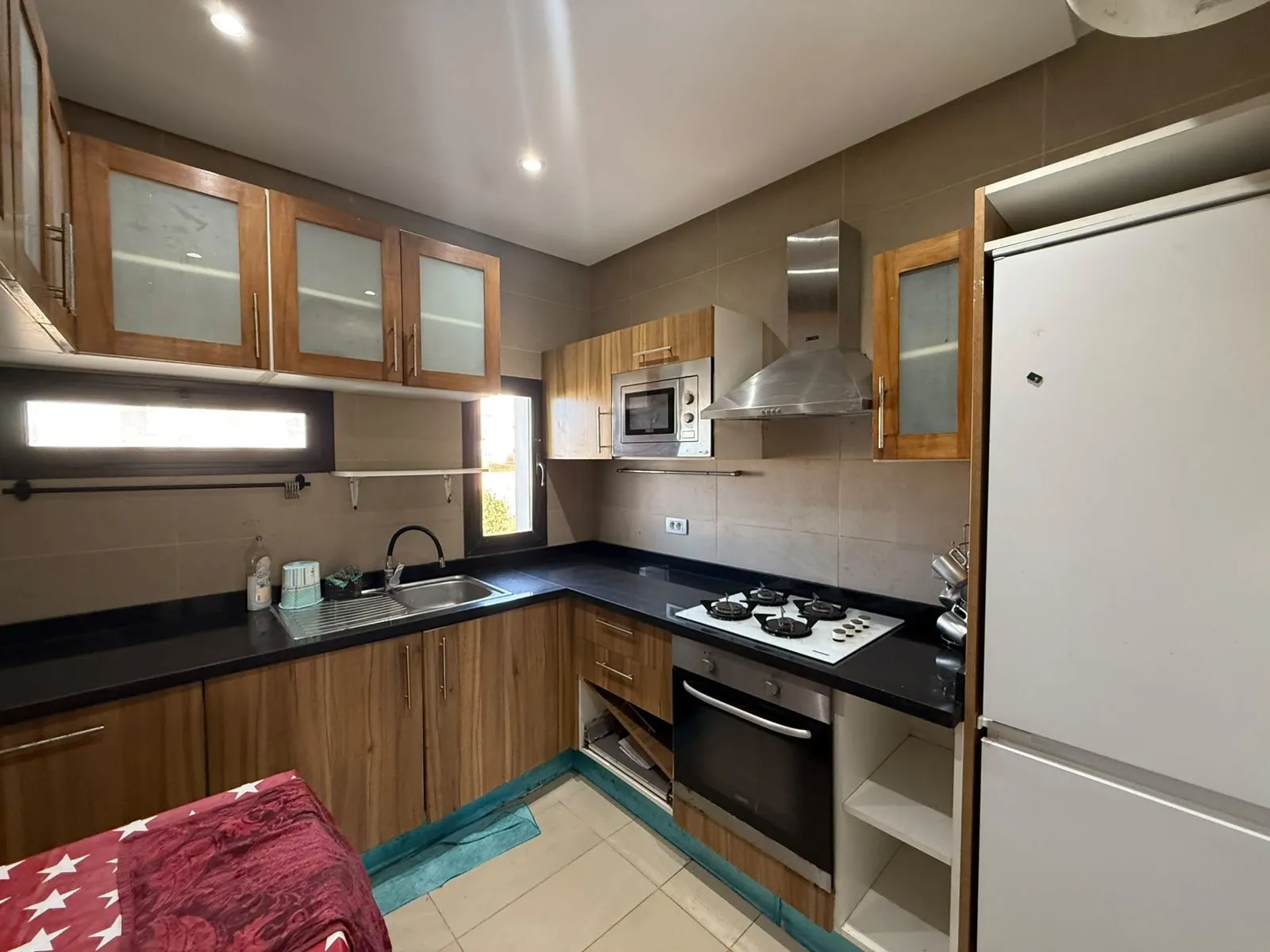 Tamaris – Dar Bouazza | Bel Appartement avec Vue Mer à Vendre 2CH - دار بوعزة (3)