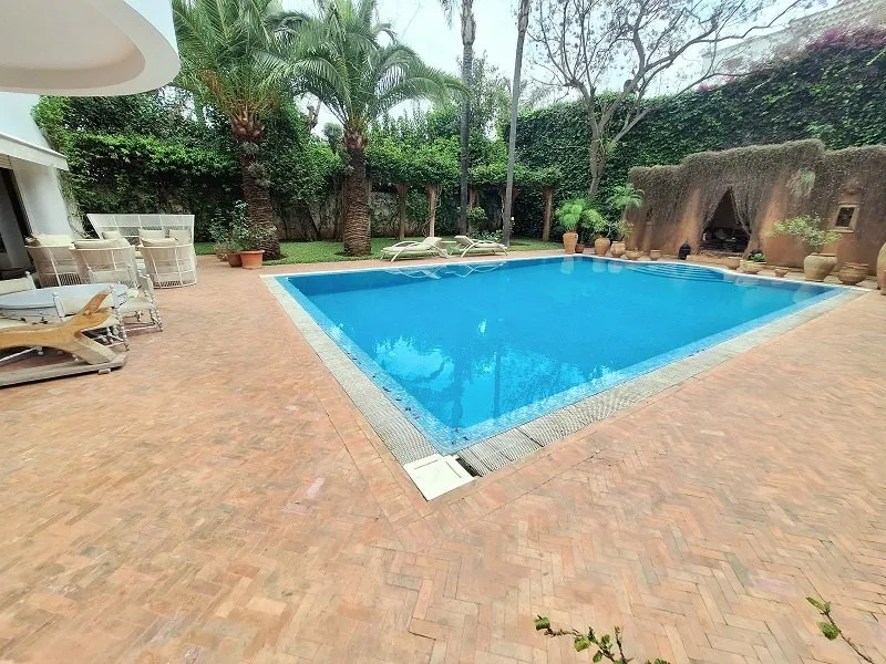 CALIFORNIE –CASABLANCA SEPERBE VILLA DE CARACTERE A VENDRE 4CH - الدار البيضاء