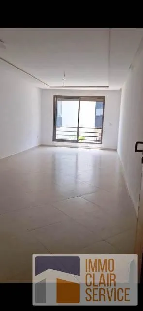 Beau appartement à vendre ( résidence fermée avec piscine) - بوزنيقة (2)