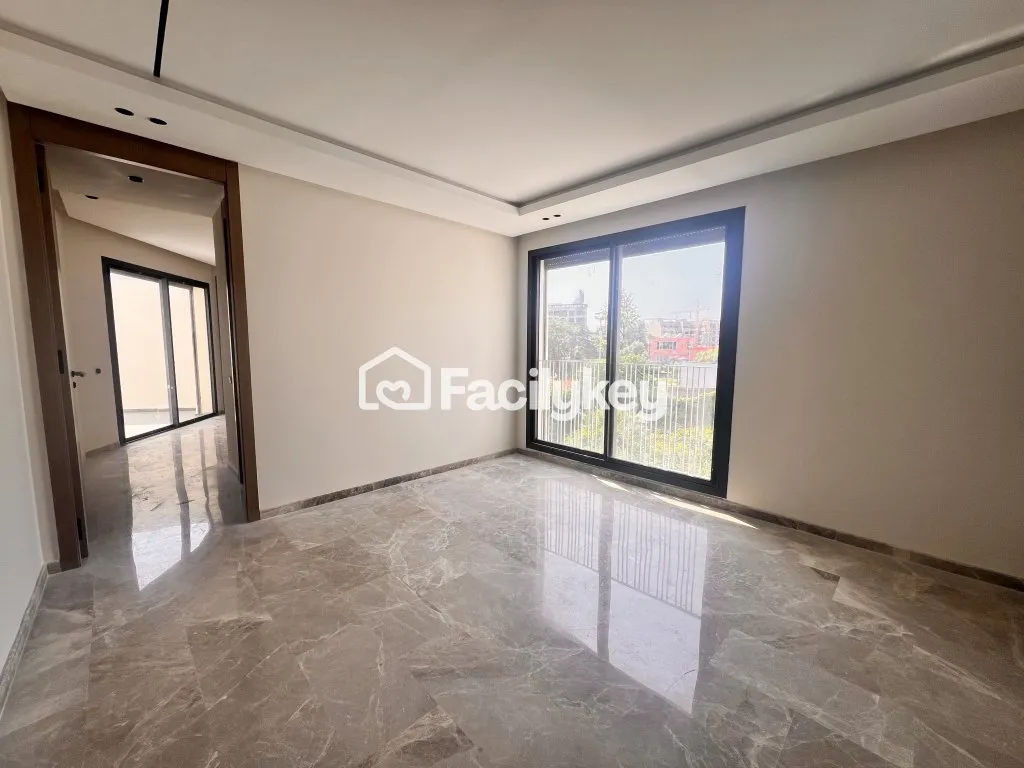 Appartement de 91 m² à Casablanca - الدار البيضاء (2)