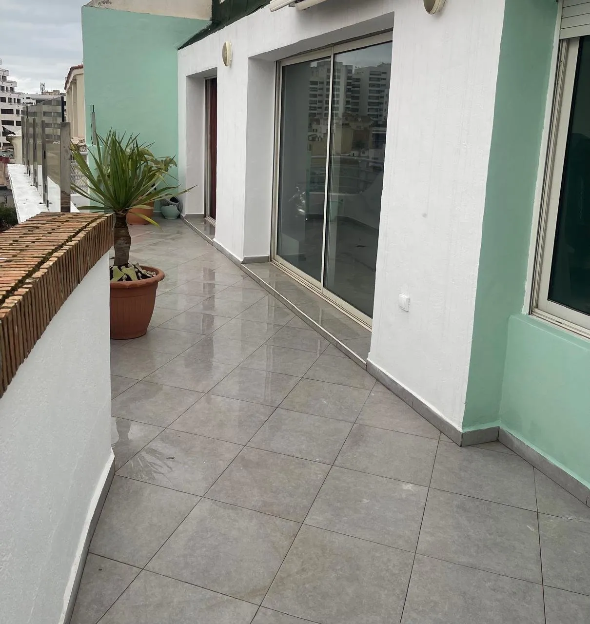 DERNIER ETAGE TERASSE SOLEIL PROCHE CATEDRALE ET PARC DE LA LIGUE ARABE - الدار البيضاء