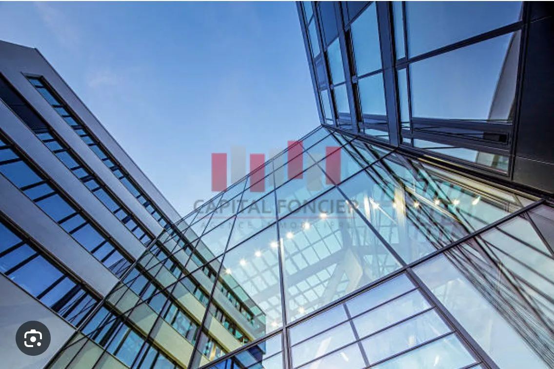 A vendre : Terrain pour bureaux ou commerce en linéaire commercial - الدار البيضاء