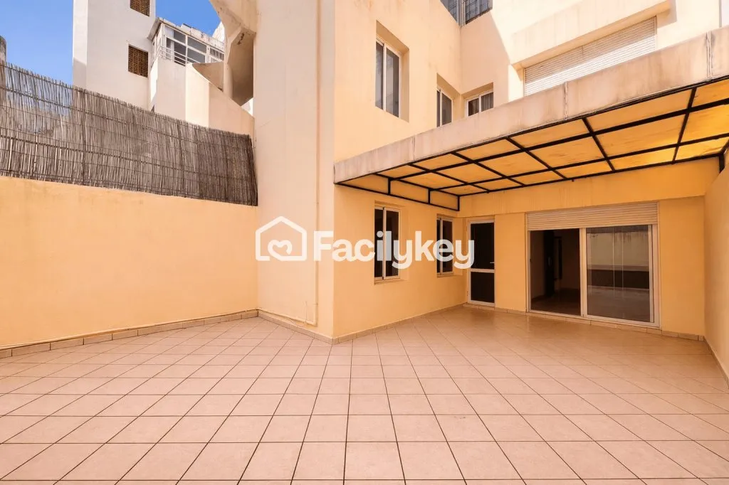 Appartement de 122 m² à Casablanca - الدار البيضاء (2)