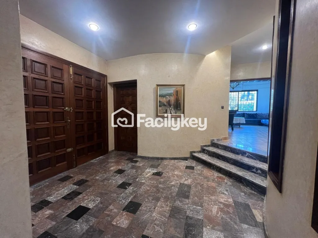 Villa de 836 m² à Casablanca - الدار البيضاء