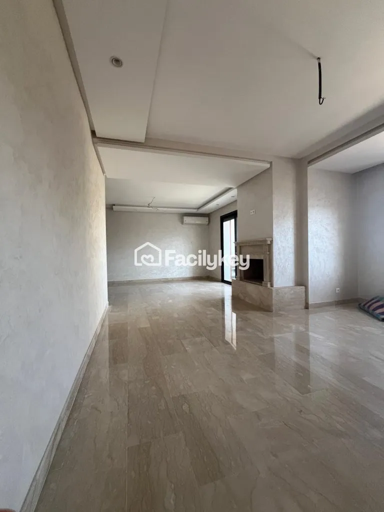 Appartement de 130 m² à Casablanca - الدار البيضاء (2)