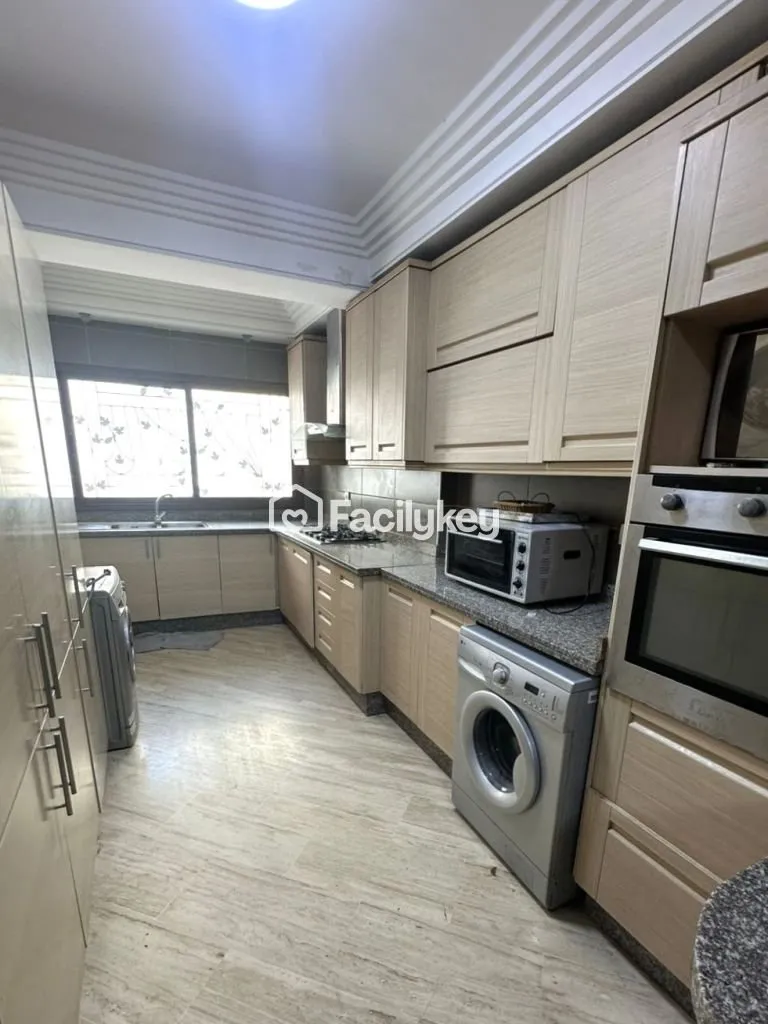 Appartement de 238 m² à Casablanca - الدار البيضاء (4)
