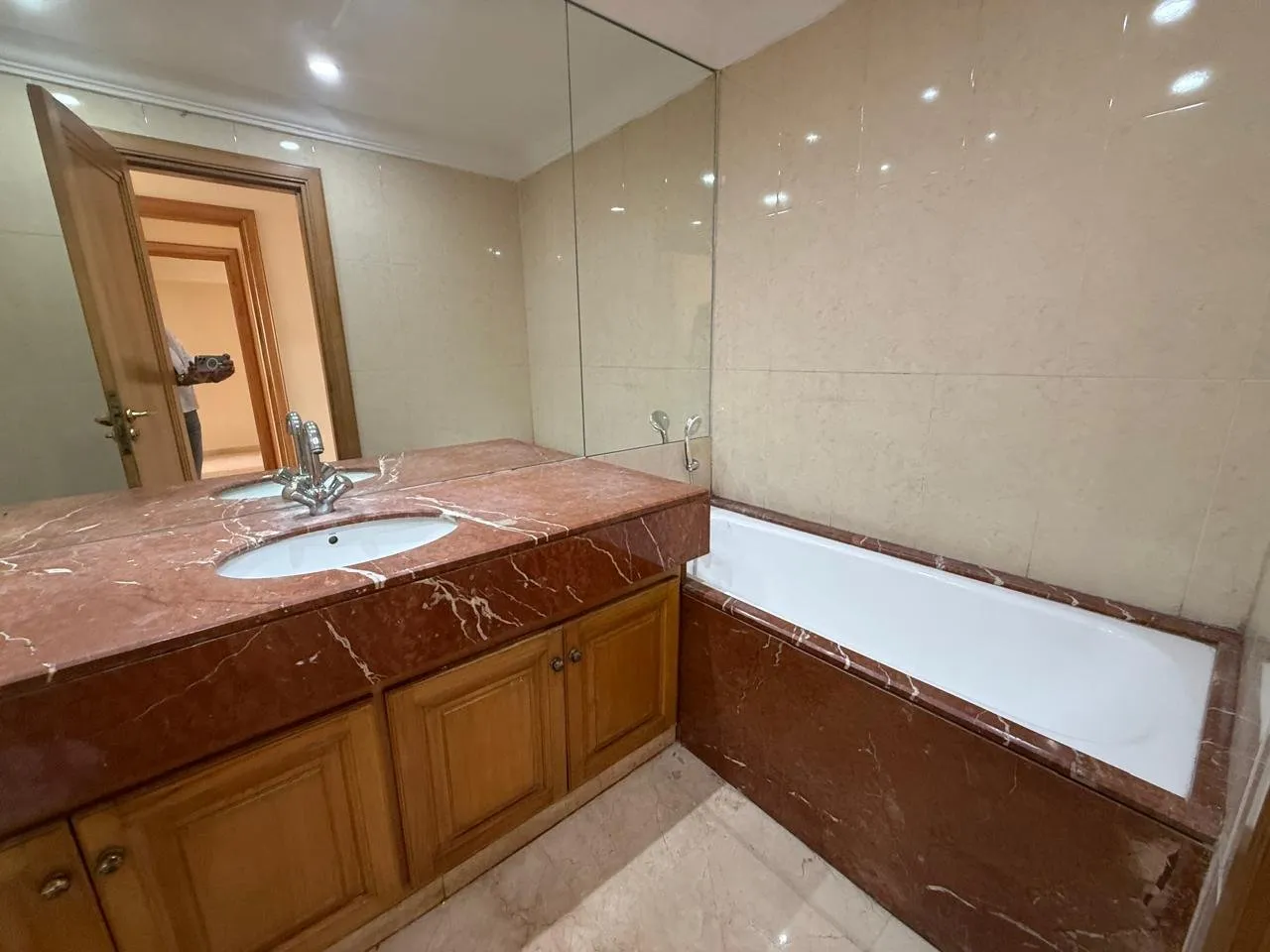 Racine – Vente d’un appartement 3 CH - الدار البيضاء (2)