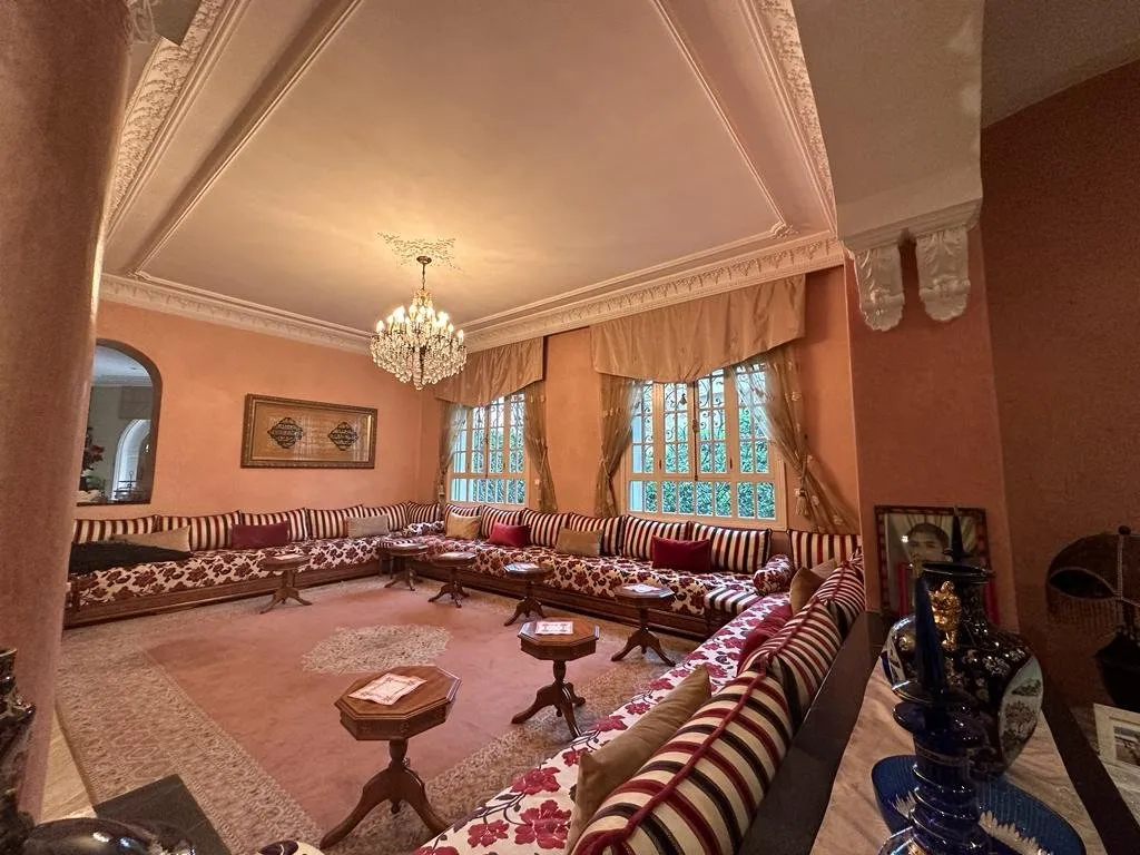 À vendre: villa d’angle isolée à Mandarona - الدار البيضاء (4)