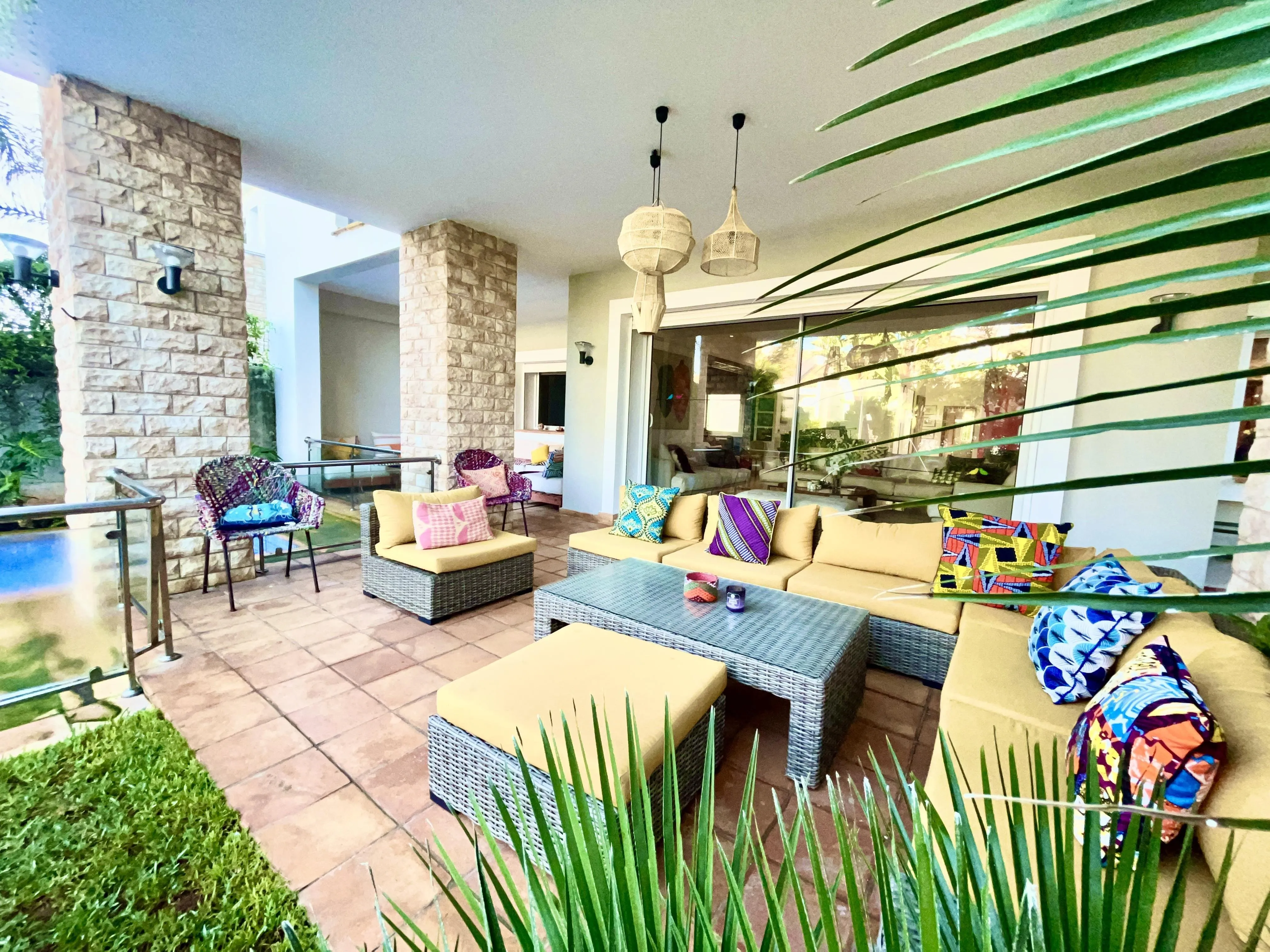 Élégante villa style andalou avec piscine dans résidence sécurisée à Dar Bouazza - الدار البيضاء (3)