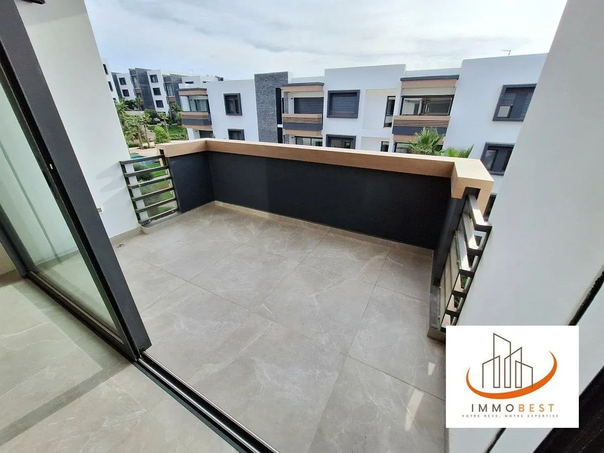 Dar Bouazza, vente d’un appartement Dans une belle résidence gardée, proche du 1er Macdonalds, à 10  km environ du Morocco Mall,  moderne &amp; ensoleillé, situé au 2ème étage et dernier étage traversant, d’une surface de 97 m² avec terrasse (vue latérale - الدار البيضاء