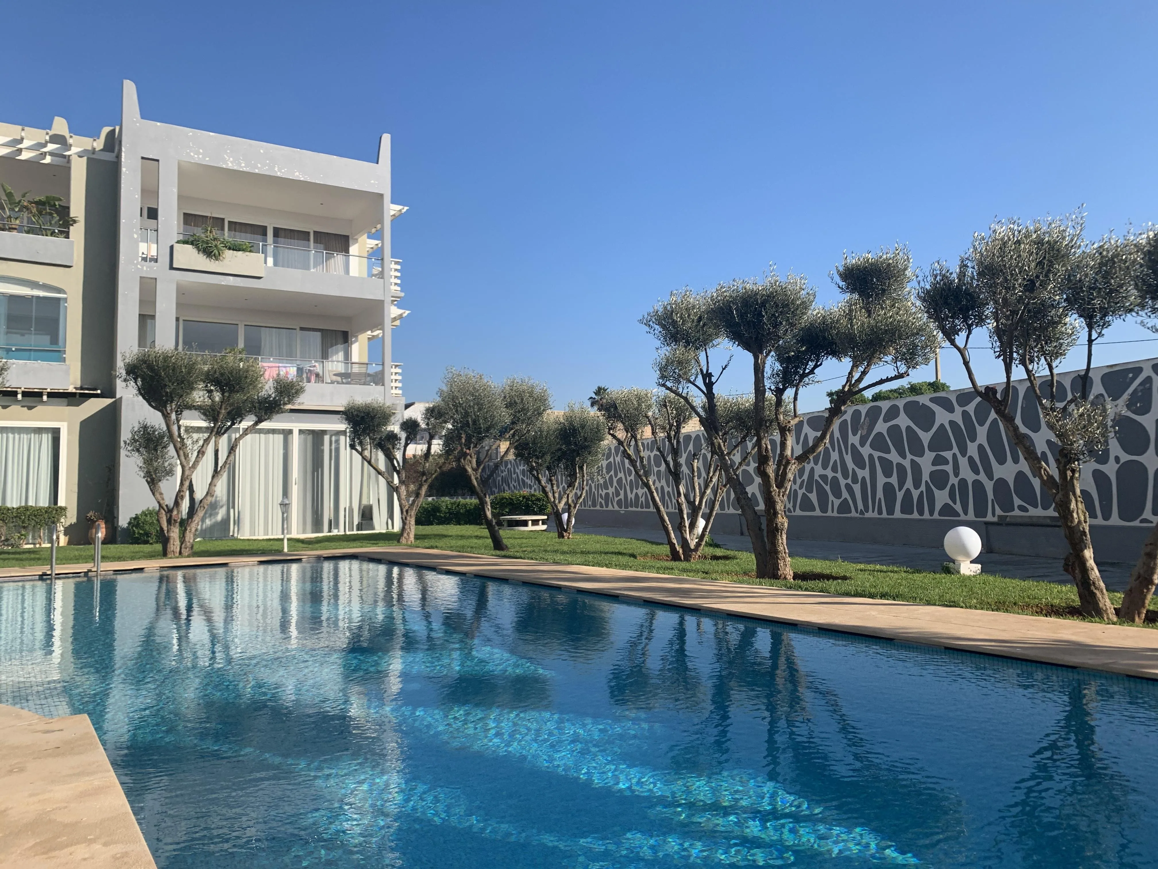 Appartement 2 chambres, premier étage, en résidence sécurisée - الدار البيضاء (2)