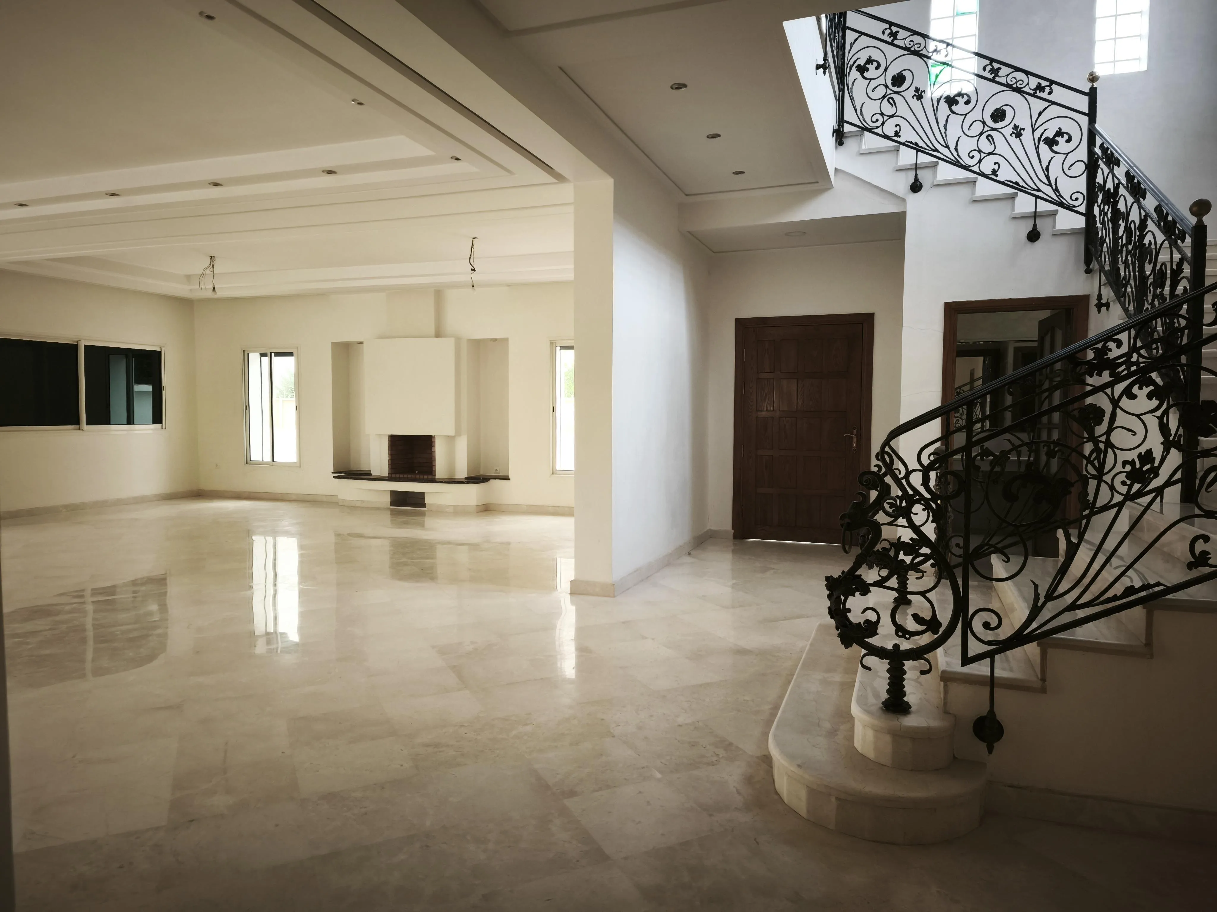 Villa Familiale de Prestige – Quartier Résidentiel, Proche Plage et École Internationale - الدار البيضاء (2)