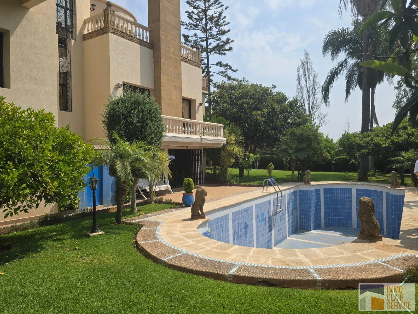 Très belle villa avec une vue imprenable sur la vallée - الرباط