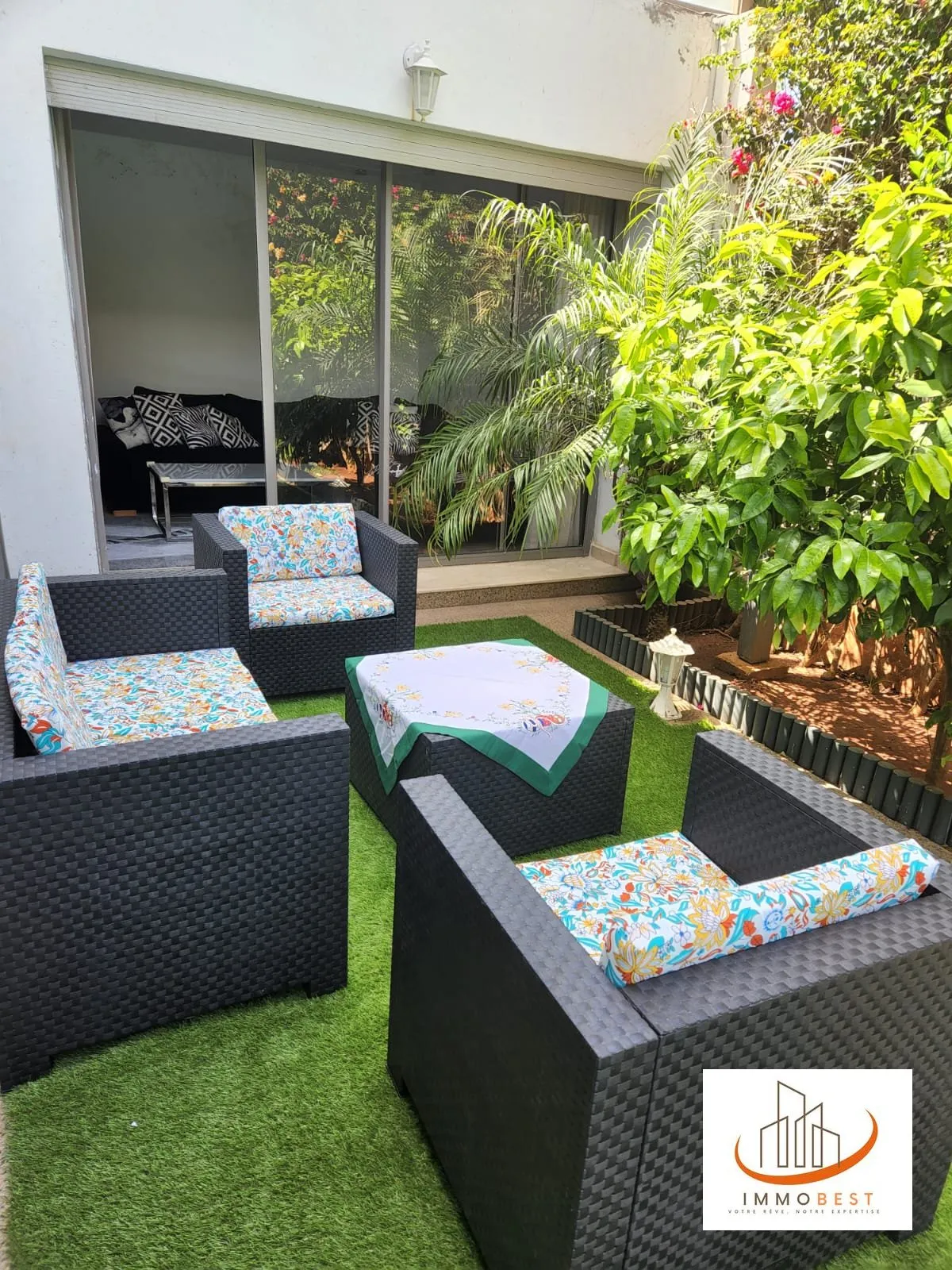 Belle villa Angle en vente, jardin et piscine privative 3 CH - الدار البيضاء (3)