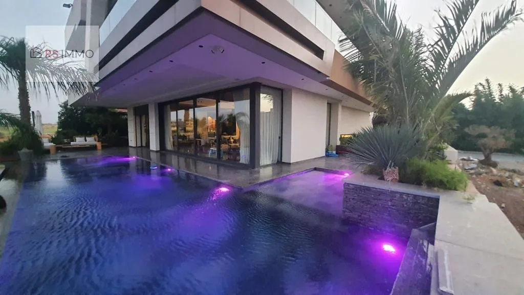 Villa d'architecte à Argan Golf – Vue lac et golf, prestations haut de gamme - مراكش