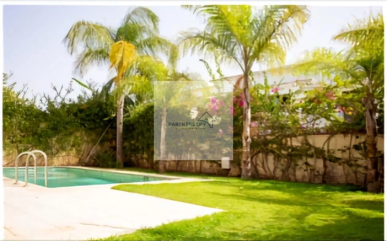 À vendre – Villa jumelée de standing à Bouskoura Golf City – Opportunité rare - بوسكورة (2)