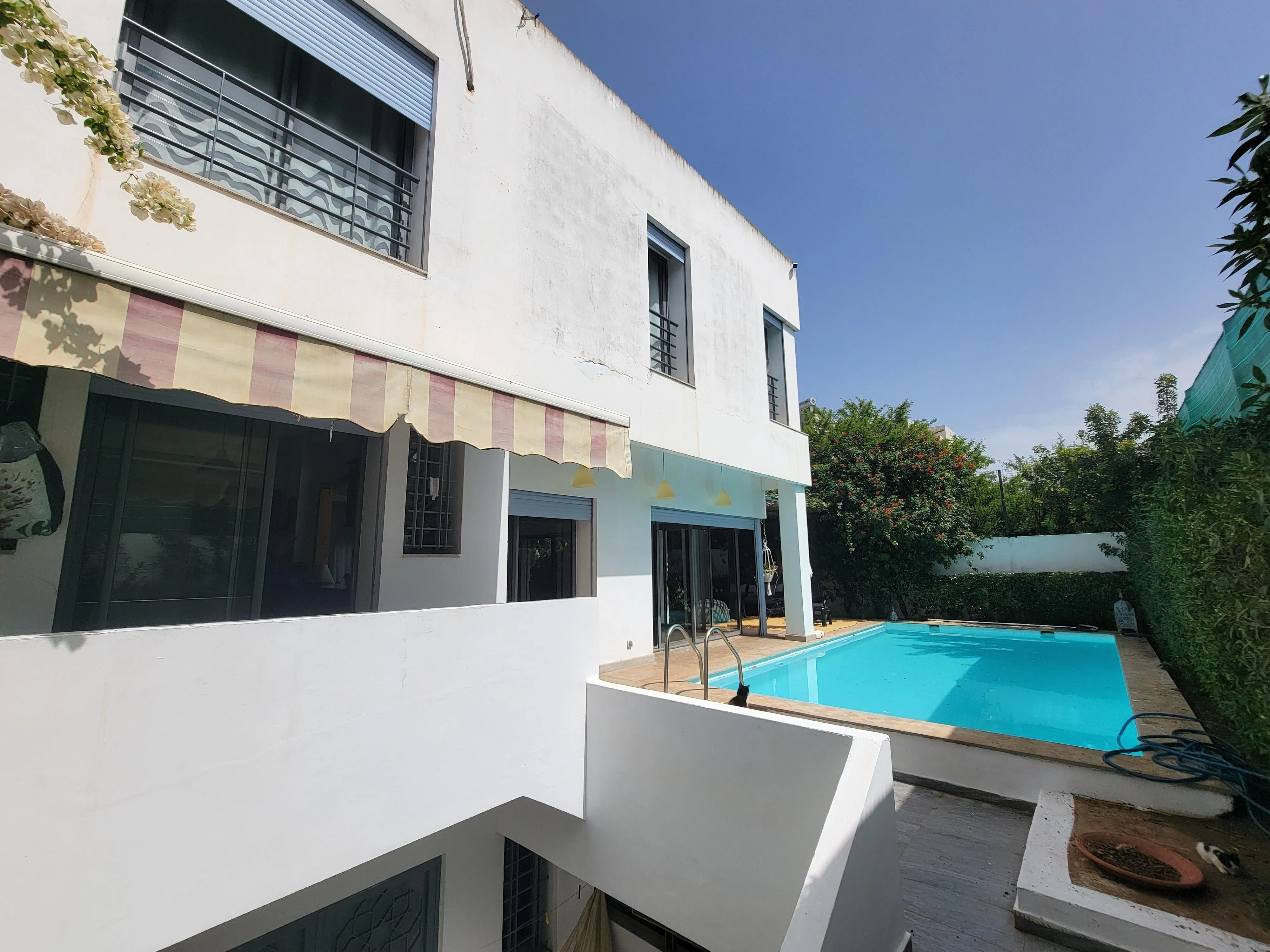 Villa moderne 4 suites jardin piscine - الدار البيضاء (2)