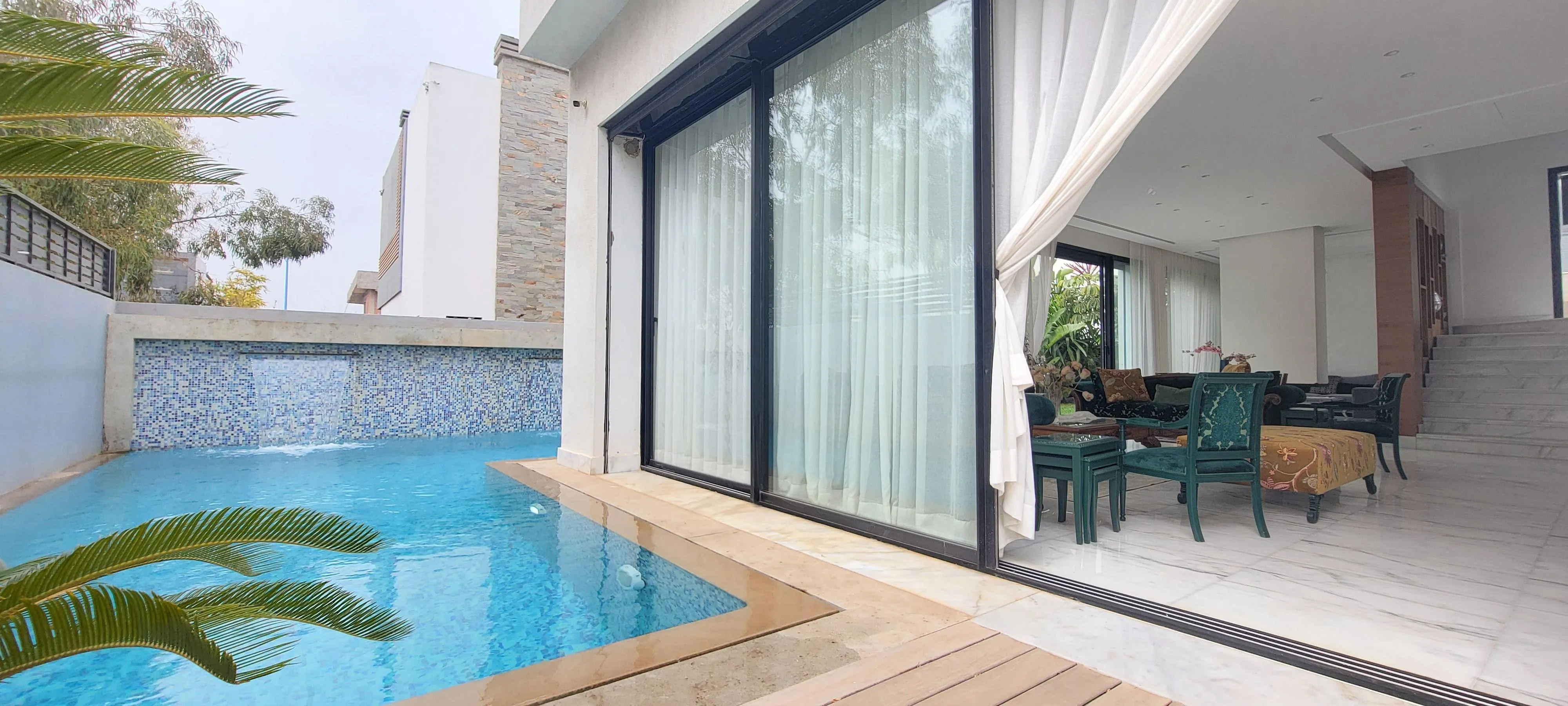 Villa haut standing à l'entrée de Dar Bouazza avec piscine - الدار البيضاء