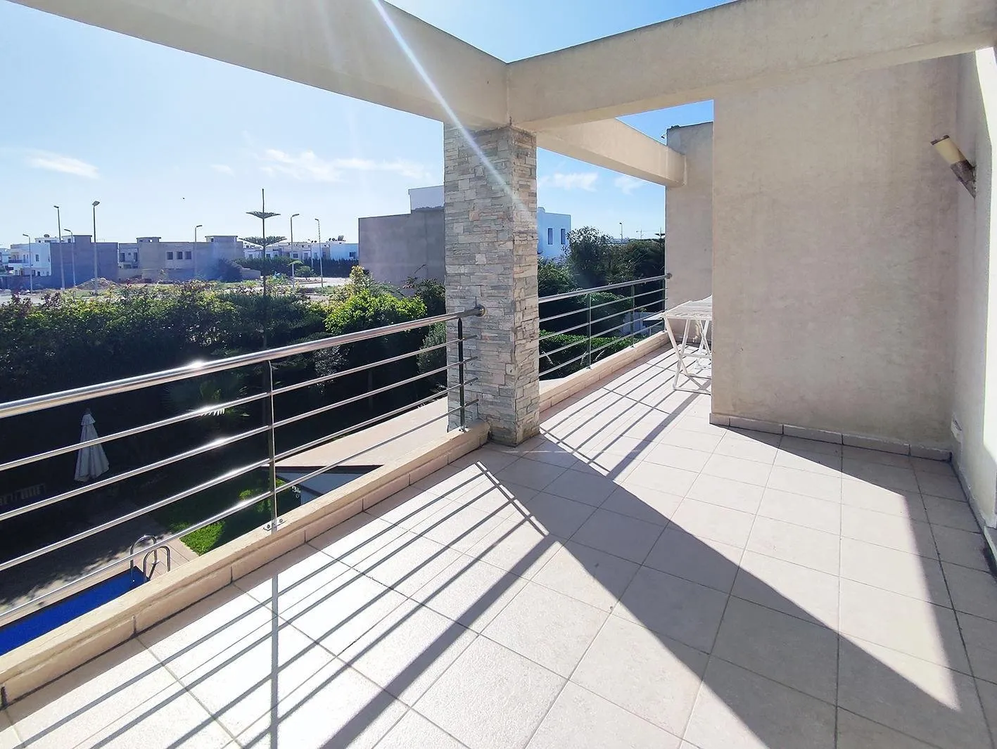 Villa avec piscine et grand jardin. - الدار البيضاء (2)