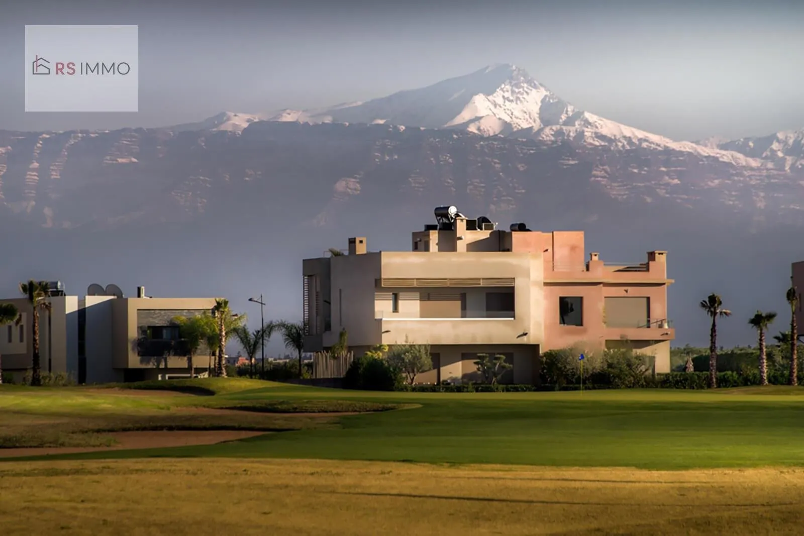 INVESTISSEMENT IMMOBILIER DE PRESTIGE : VILLA EXCEPTIONNELLE SUR GOLF ARGAN – VUE PANORAMIQUE SUR L’ATLAS - مراكش