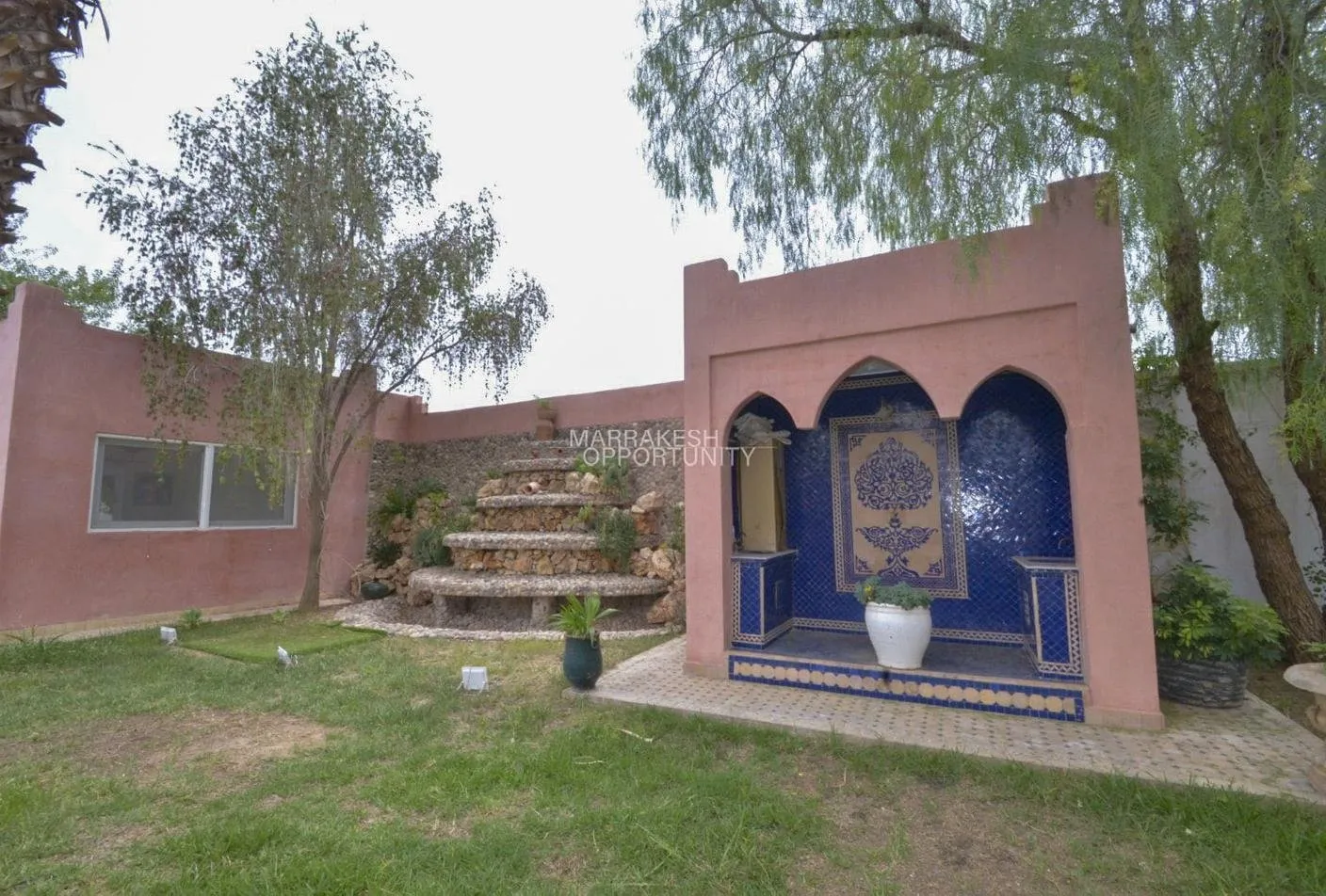 فيلا خاصة ساحرة واستثنائية للبيع على الطريق المؤدي إلى فاس - مراكش (4)