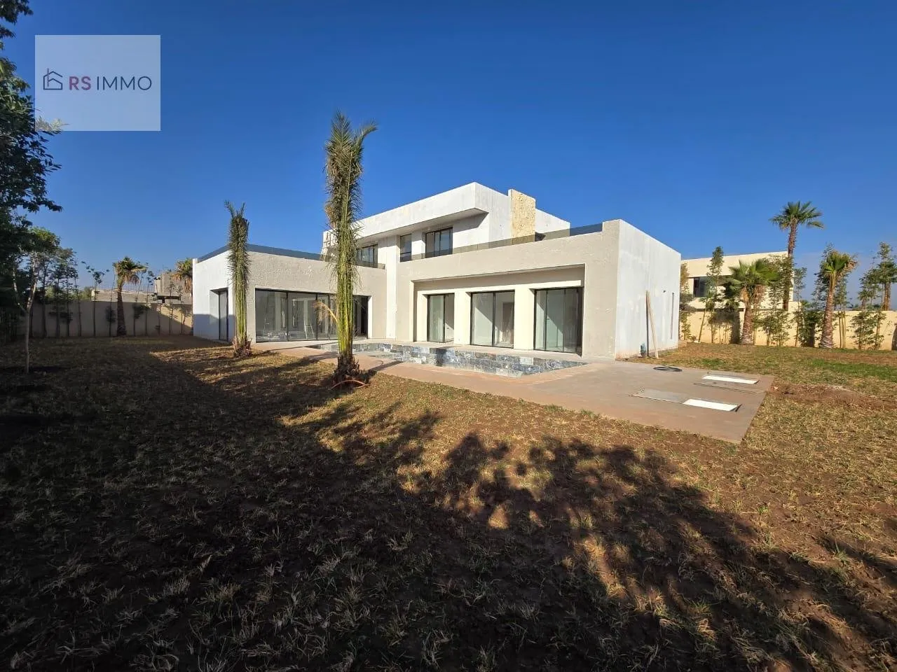 À VENDRE : VILLA MODERNE À 10 KM DE MARRAKECH - مراكش