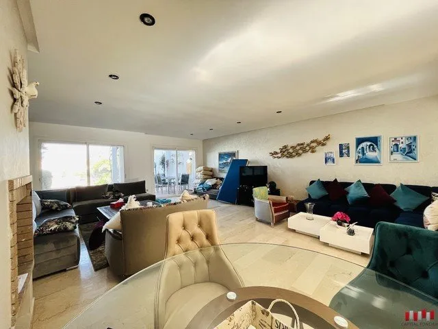 Villa ensoleillée de 4 Chambres. - الدار البيضاء (2)