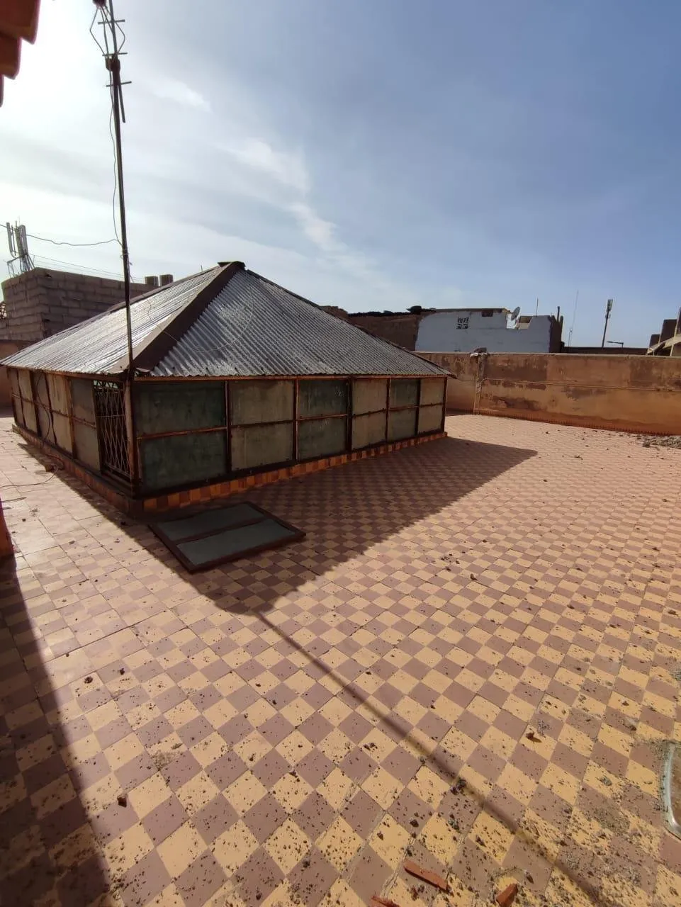 A vendre : Riad à rénover avec un grand potentiel à Bab Doukkala - مراكش (3)