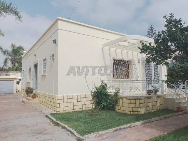 VILLA  CMMERCIAL  SUR BVD MECQUA CALIFORNIE - الدار البيضاء