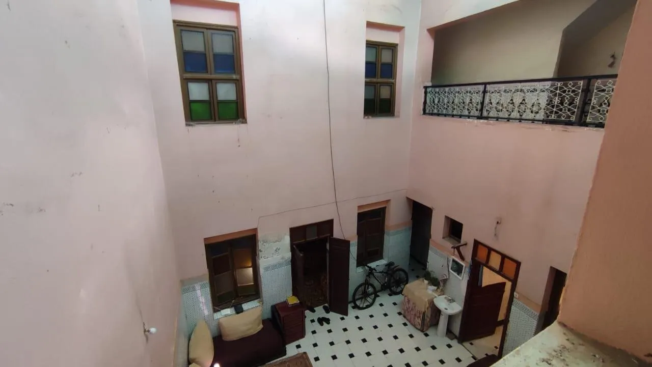 Riad chaleureux à rénover à Zaouia Abassia - مراكش (3)