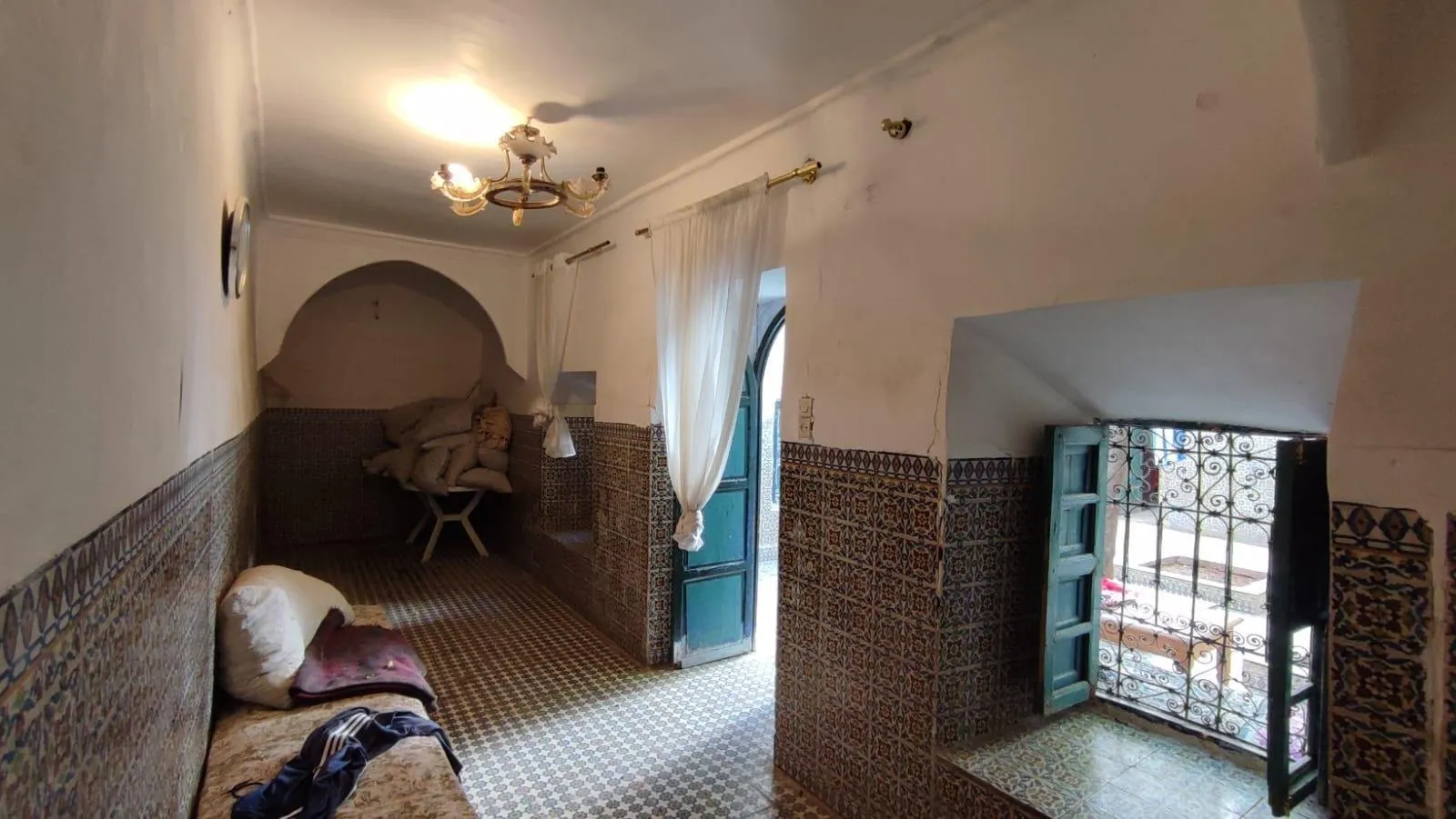 Opportunité Unique : Authentique Riad à Rénover au Coeur de Sidi Benslimane - مراكش (2)