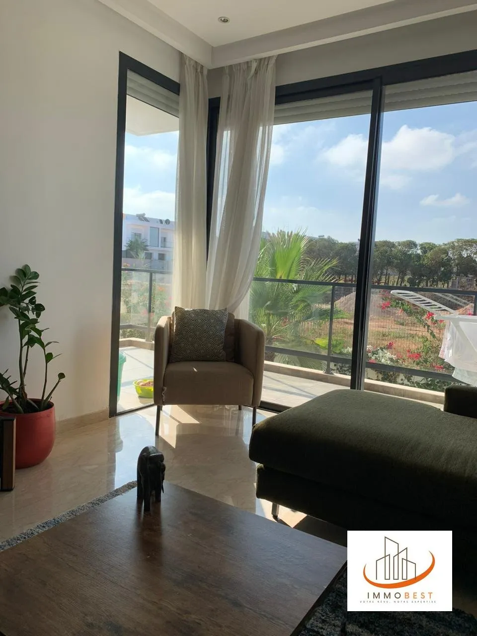 Vente d'un bel appartement à Dar Bouazza, résidence sécurisée 2 CH - الدار البيضاء (2)