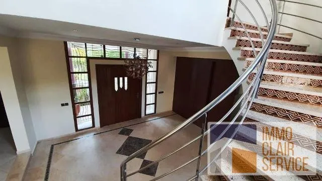 Jolie villa à vendre au niveau du quartier Souiss - الرباط (2)