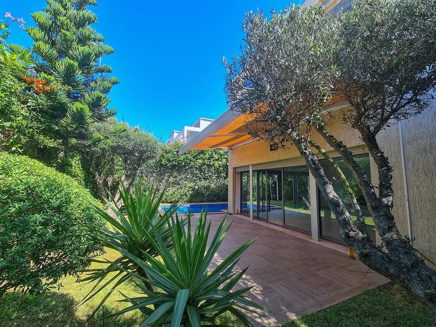 Villa 4 chambres en résidence sécurisée piscine - الدار البيضاء (2)