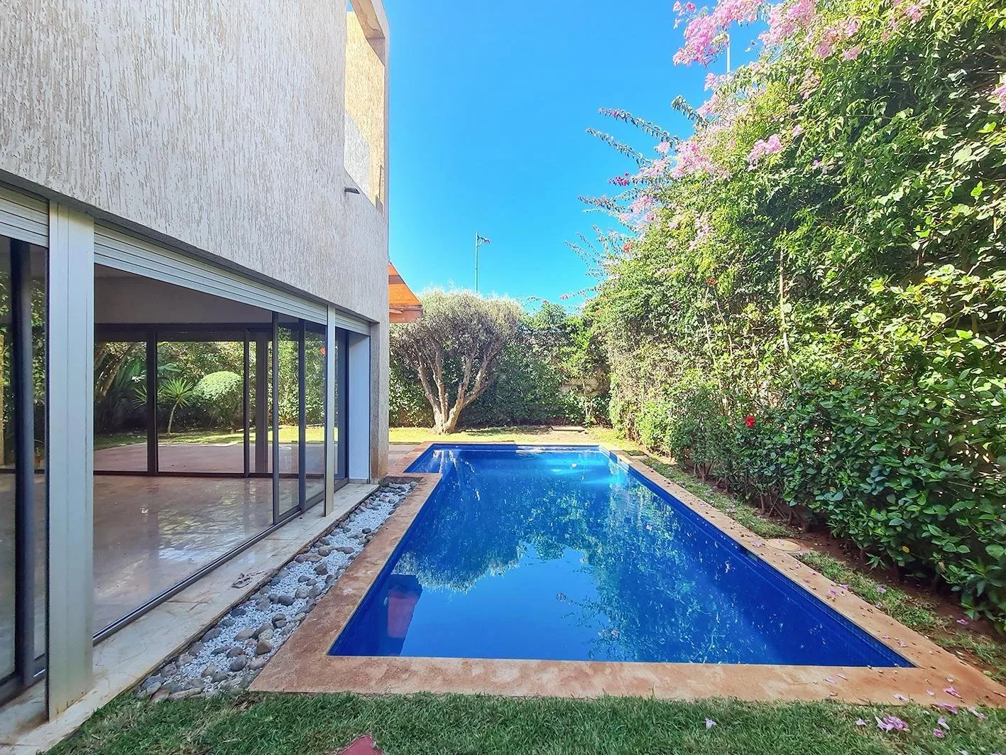 Villa 4 chambres en résidence sécurisée piscine - الدار البيضاء