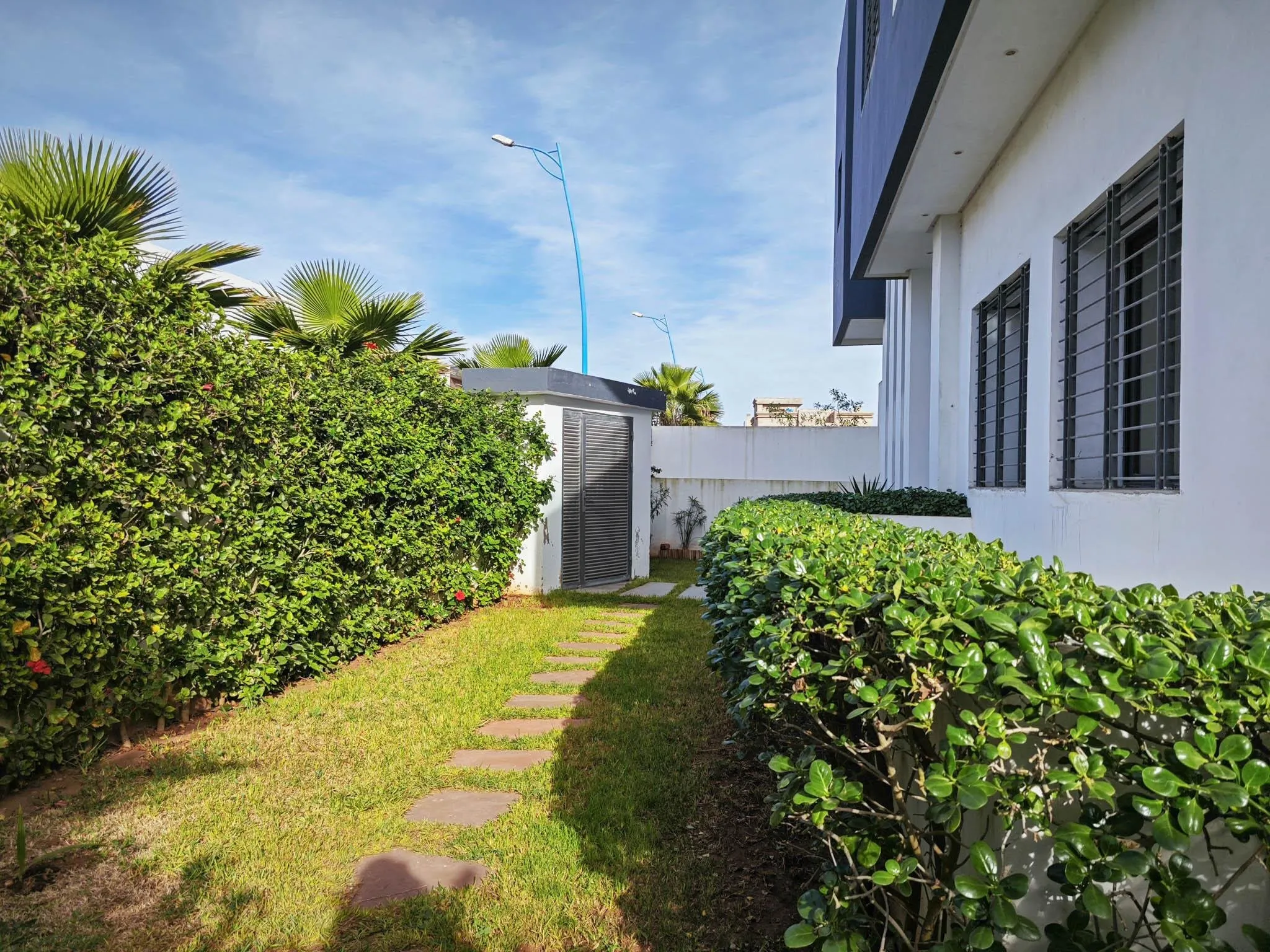 Jolie Villa avec piscine et jardin à Dar Bouazza - الدار البيضاء (3)