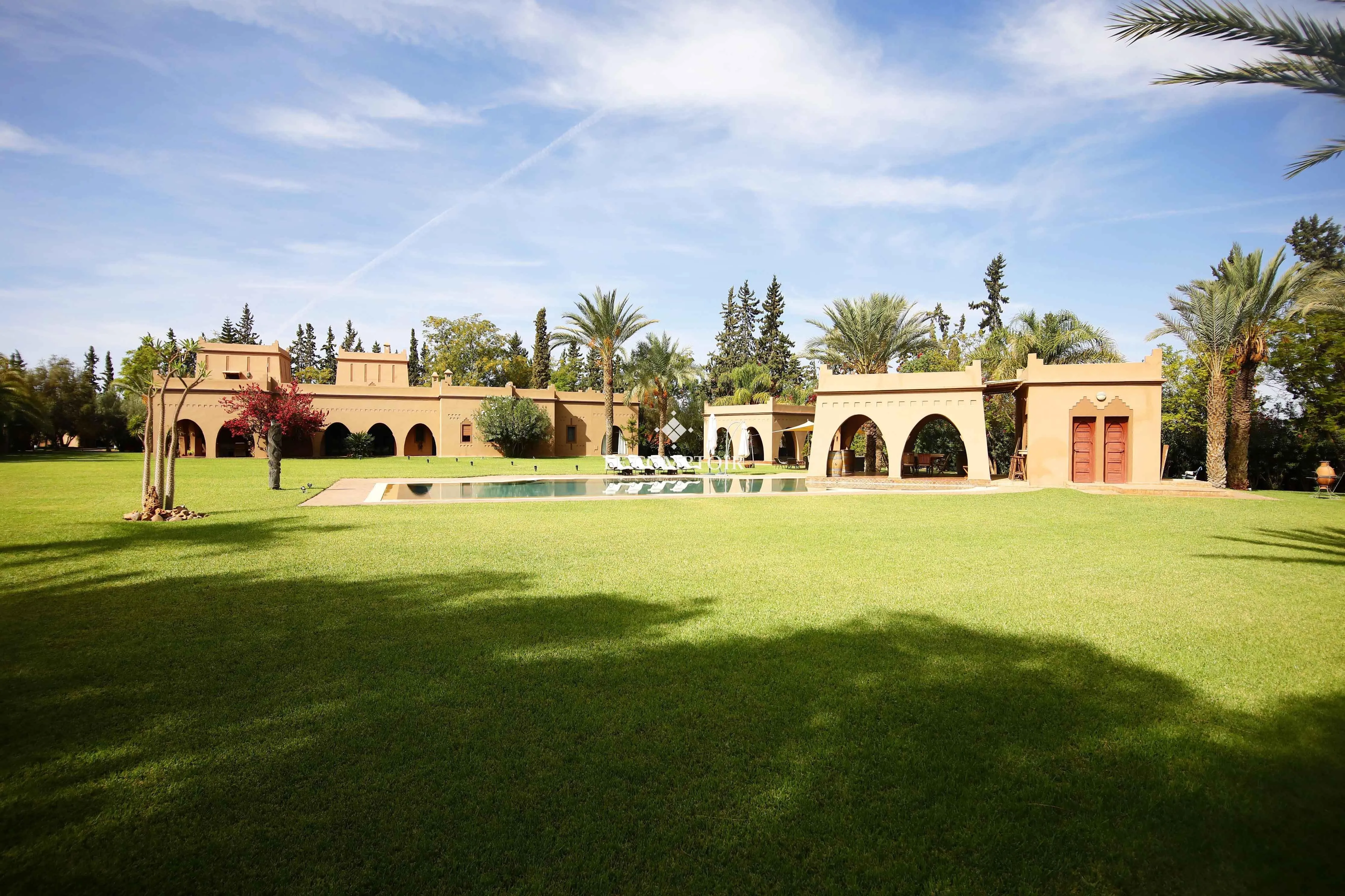 MAGNIFIQUE VILLA A VENDRE AVEC VNA CONFIRMATIVE - مراكش