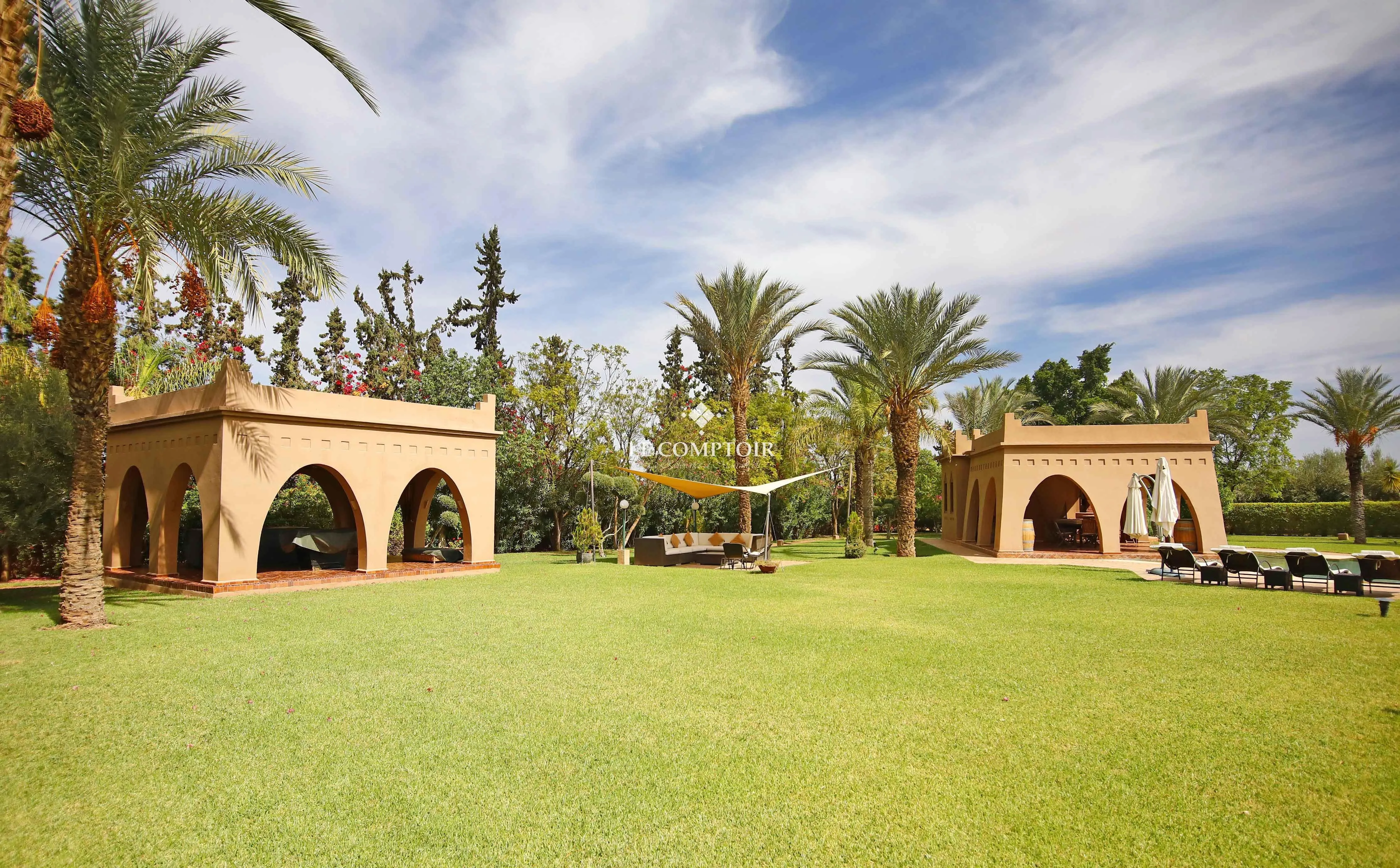 MAGNIFIQUE VILLA A VENDRE AVEC VNA CONFIRMATIVE - مراكش (2)