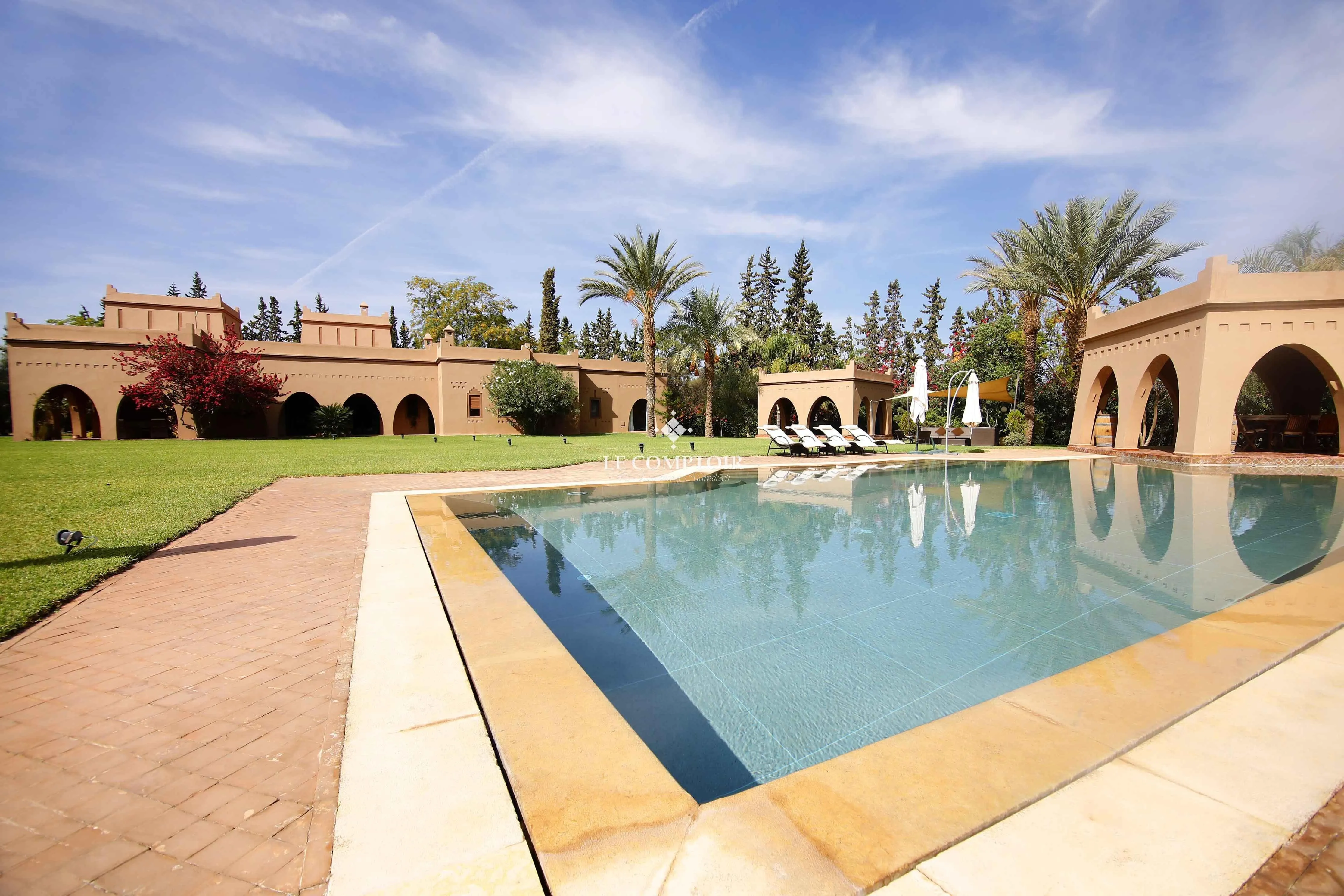 MAGNIFIQUE VILLA A VENDRE AVEC VNA CONFIRMATIVE - مراكش (3)