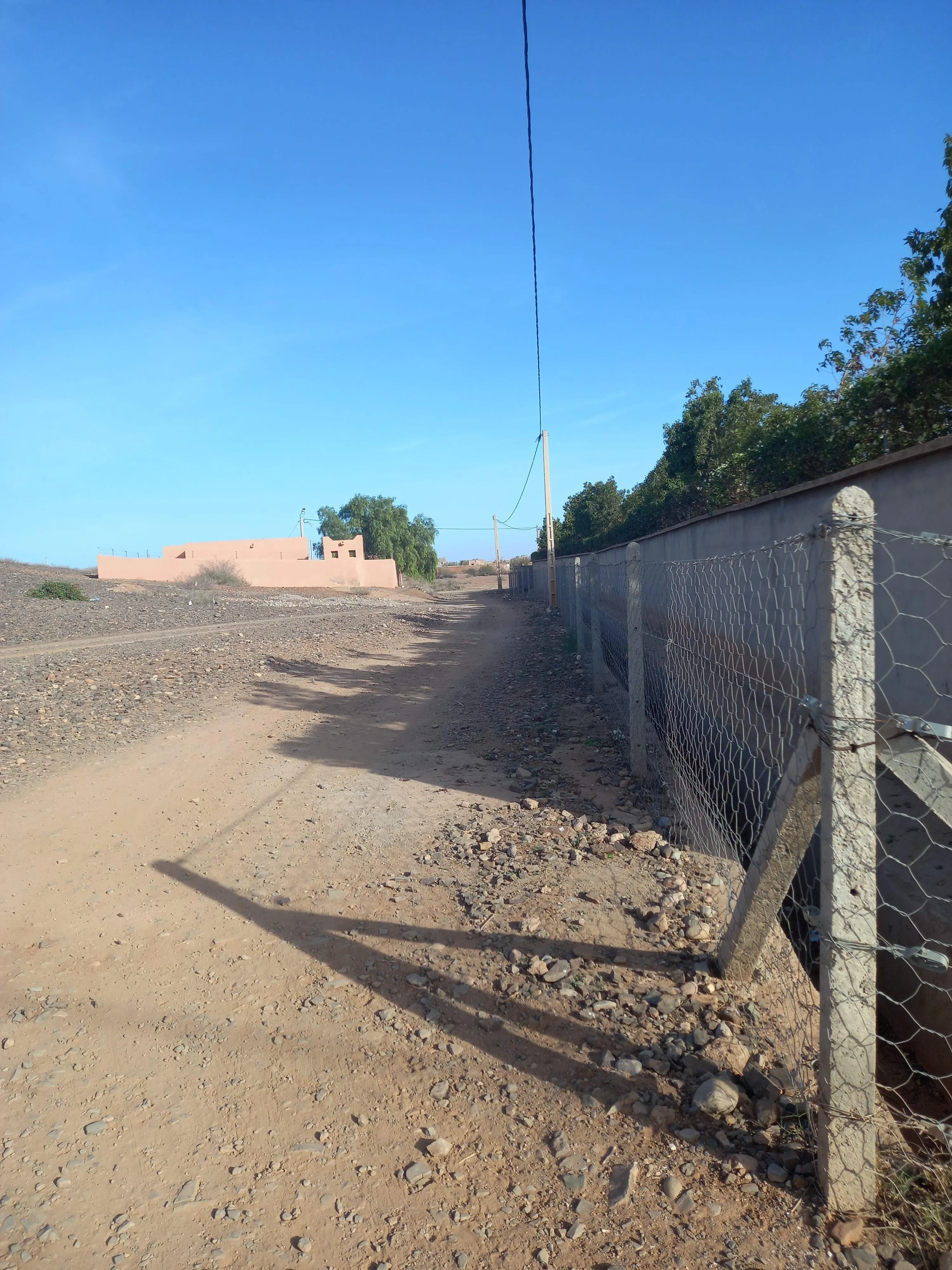 Terrain Melkia à 23 km Rte de Fès - مراكش (2)